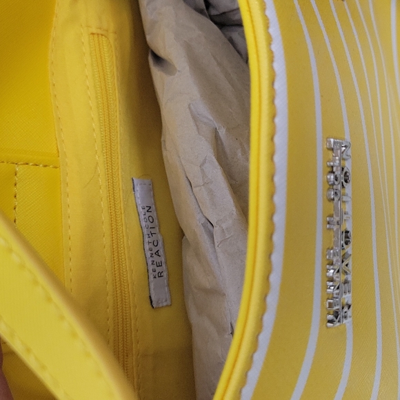 Kenneth Cole Reaction shoulder bag - Picture 8 of 9